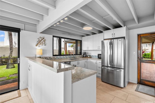 592 Kaimalino Street, Kailua, HI 96734