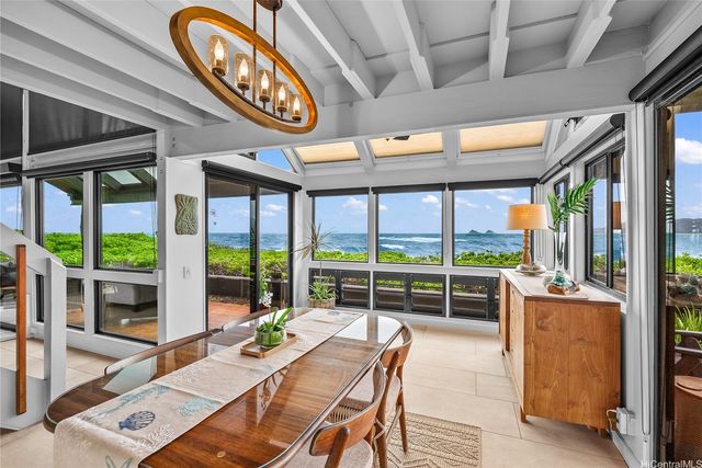 592 Kaimalino Street, Kailua, HI 96734