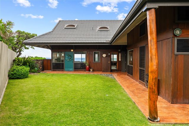 592 Kaimalino Street, Kailua, HI 96734