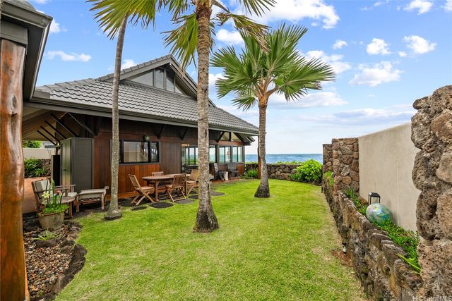 592 Kaimalino Street, Kailua, HI 96734