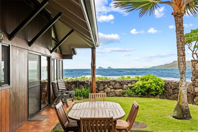 592 Kaimalino Street, Kailua, HI 96734