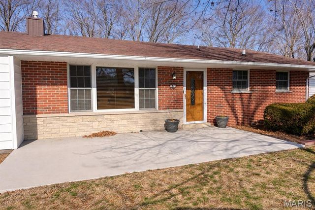2341 Buller Drive, St Louis, MO 63114