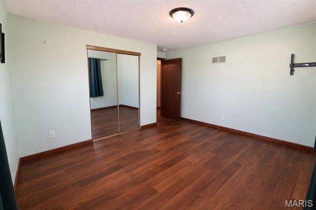 2341 Buller Drive, St Louis, MO 63114