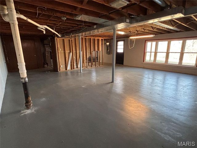 2341 Buller Drive, St Louis, MO 63114