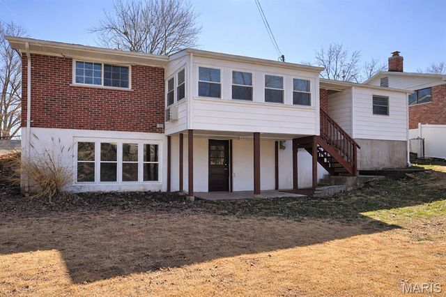 2341 Buller Drive, St Louis, MO 63114