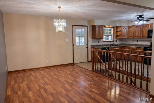 2341 Buller Drive, St Louis, MO 63114