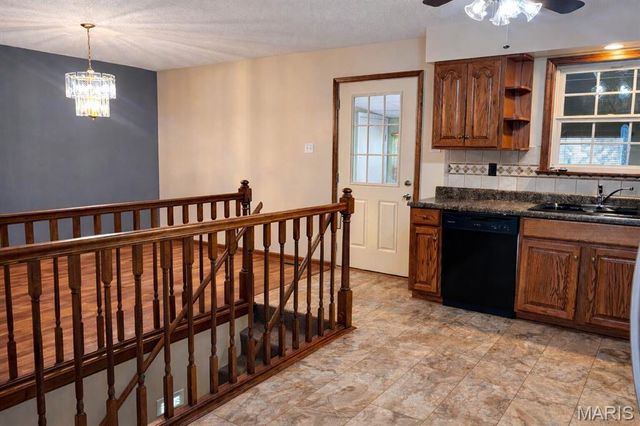 2341 Buller Drive, St Louis, MO 63114