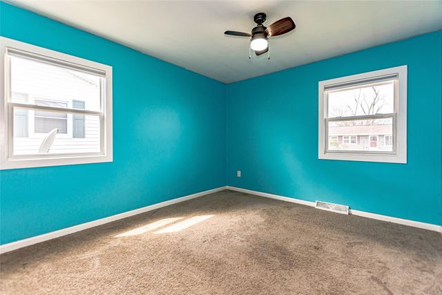 3015 4th Avenue, Marion, IA 52302