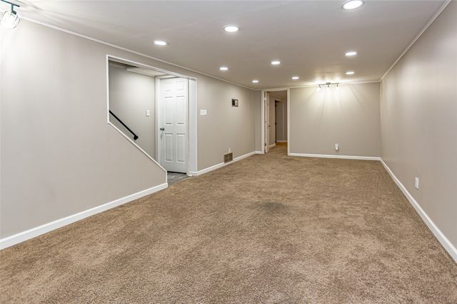 3015 4th Avenue, Marion, IA 52302