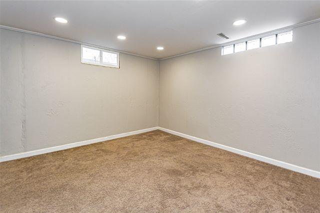 3015 4th Avenue, Marion, IA 52302