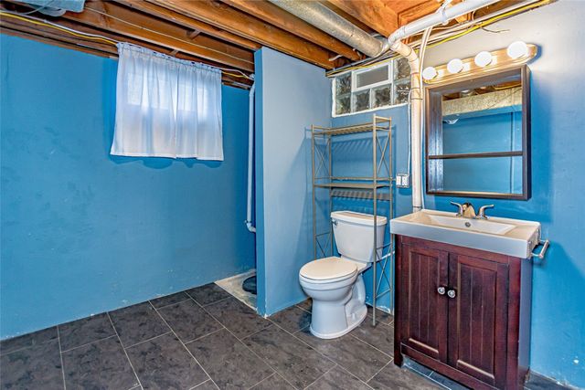 3015 4th Avenue, Marion, IA 52302