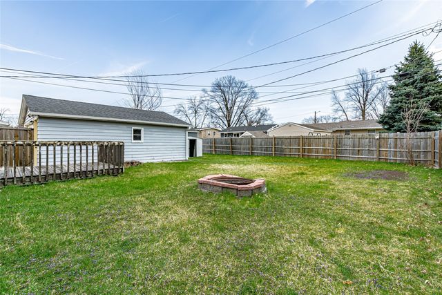 3015 4th Avenue, Marion, IA 52302