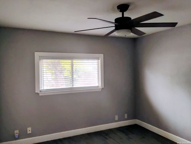 6750 PARADISE OAK DR, San Antonio, TX 78227