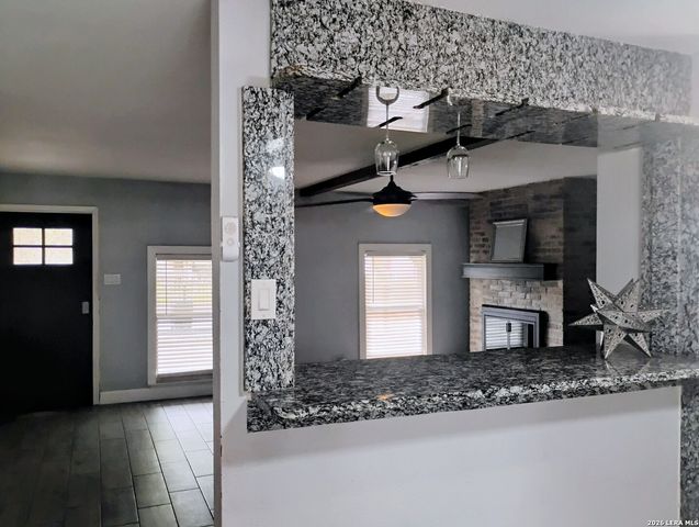 6750 PARADISE OAK DR, San Antonio, TX 78227