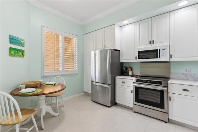 19 W Harbour Isle Dr Drive W 202, Fort Pierce, FL 34949