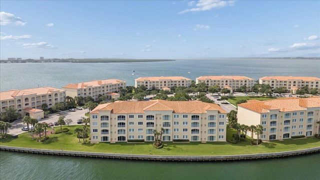 19 W Harbour Isle Dr Drive W 202, Fort Pierce, FL 34949