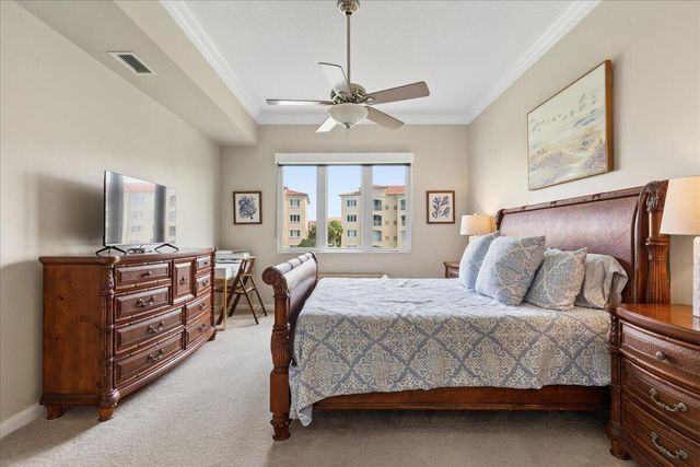 19 W Harbour Isle Dr Drive W 202, Fort Pierce, FL 34949