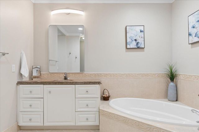 19 W Harbour Isle Dr Drive W 202, Fort Pierce, FL 34949