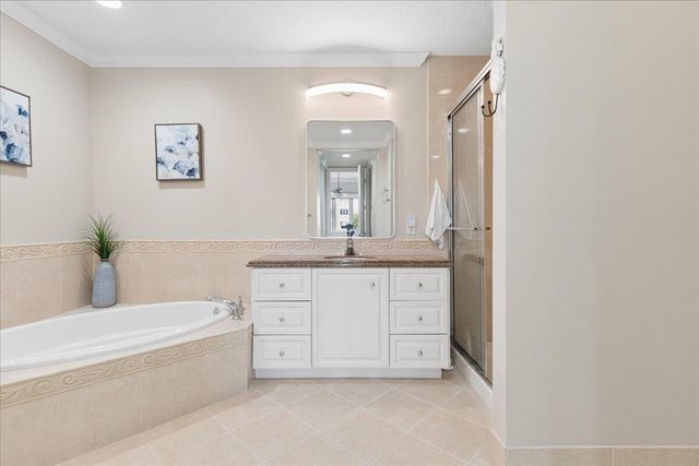 19 W Harbour Isle Dr Drive W 202, Fort Pierce, FL 34949