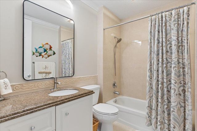 19 W Harbour Isle Dr Drive W 202, Fort Pierce, FL 34949