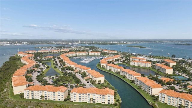19 W Harbour Isle Dr Drive W 202, Fort Pierce, FL 34949