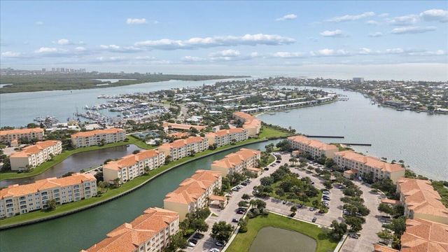 19 W Harbour Isle Dr Drive W 202, Fort Pierce, FL 34949