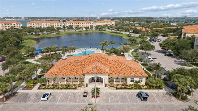 19 W Harbour Isle Dr Drive W 202, Fort Pierce, FL 34949