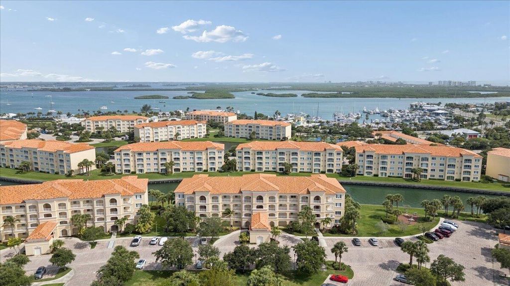 19 W Harbour Isle Dr Drive W 202, Fort Pierce, FL 34949