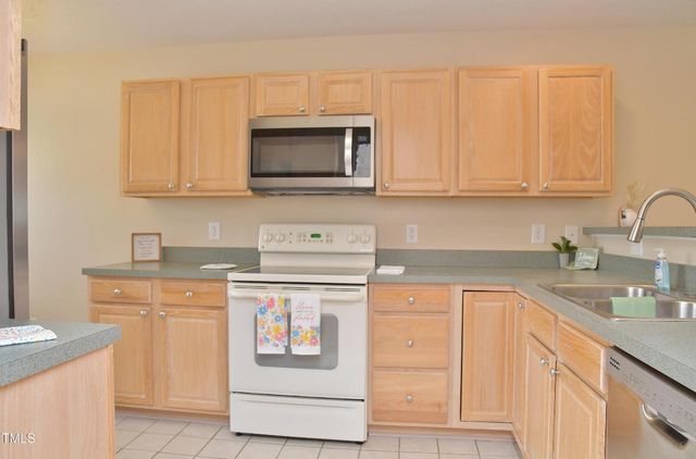 1911 Hawfields Crossing Lane, Mebane, NC 27302