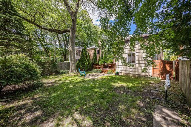 2314 Simpson Street, Evanston, IL 60201