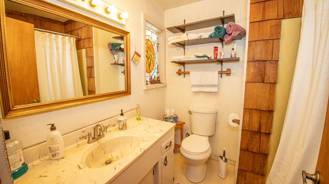 20105 Portero Drive, Redding, CA 96003