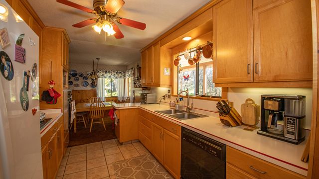 20105 Portero Drive, Redding, CA 96003