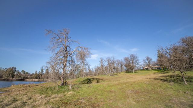 20105 Portero Drive, Redding, CA 96003