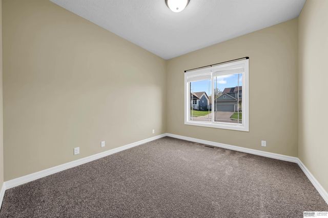 16564 Birch Avenue, Omaha, NE 68136