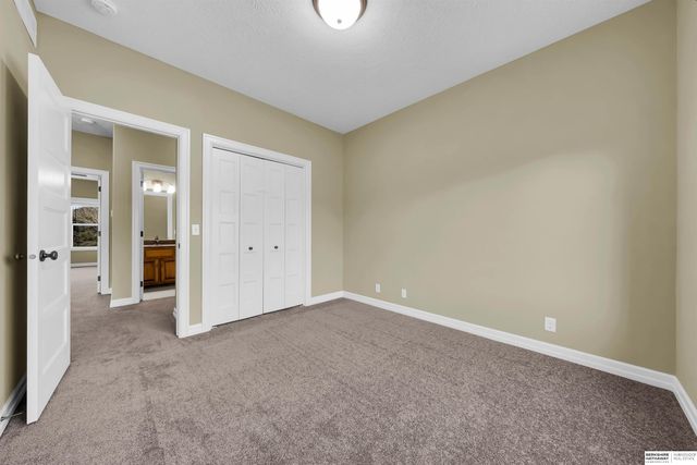 16564 Birch Avenue, Omaha, NE 68136