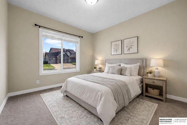 16564 Birch Avenue, Omaha, NE 68136