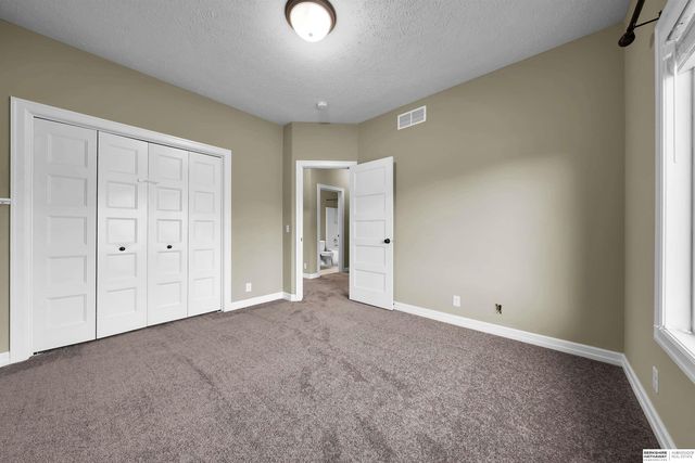 16564 Birch Avenue, Omaha, NE 68136