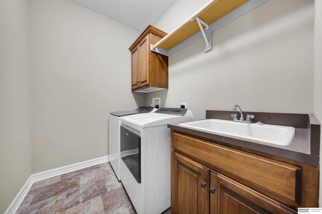 16564 Birch Avenue, Omaha, NE 68136