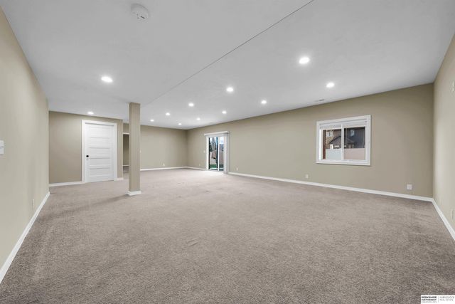 16564 Birch Avenue, Omaha, NE 68136