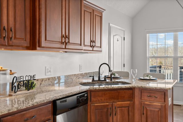 978 Granite Trail, Adams, TN 37010