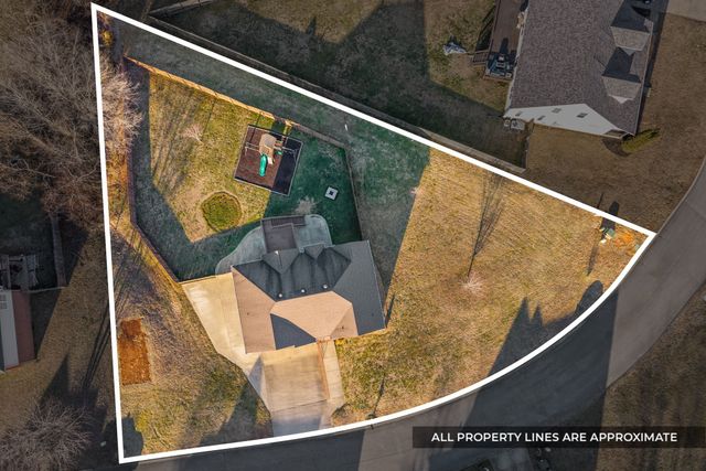 978 Granite Trail, Adams, TN 37010