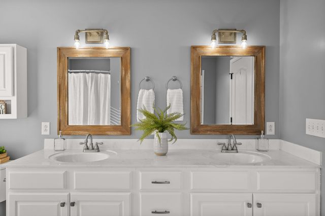 978 Granite Trail, Adams, TN 37010