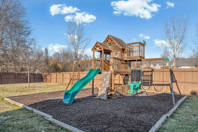 978 Granite Trail, Adams, TN 37010