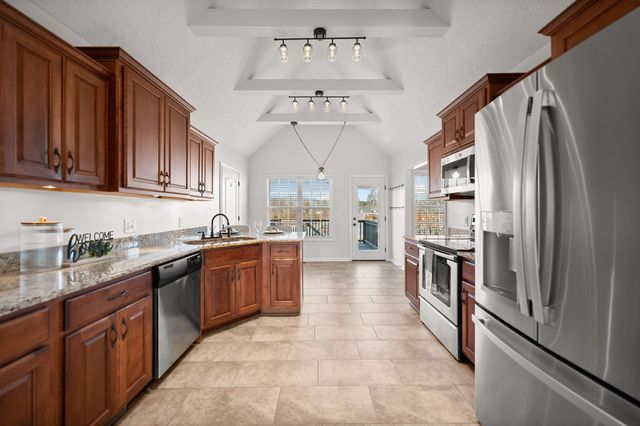 978 Granite Trail, Adams, TN 37010