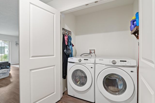 8756 103rd Avenue, Vero Beach, FL 32967