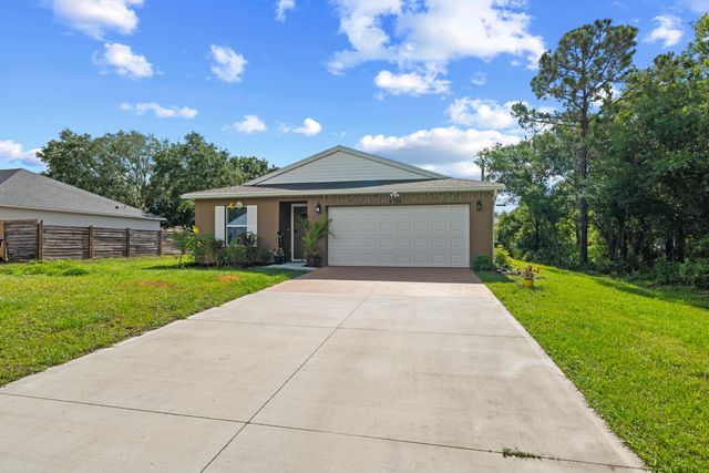 8756 103rd Avenue, Vero Beach, FL 32967