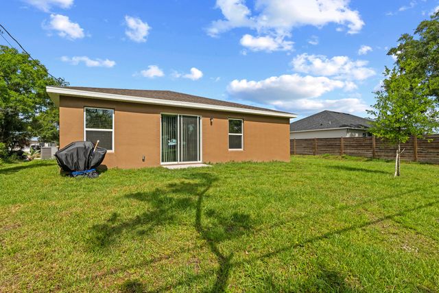 8756 103rd Avenue, Vero Beach, FL 32967
