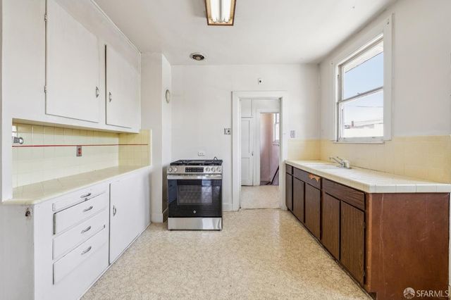 900 Madrid Street, San Francisco, CA 94112
