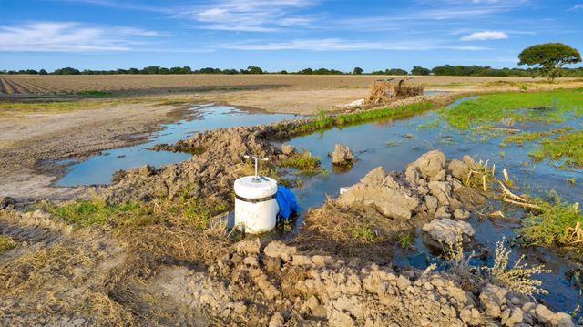TBD Fm 530, Edna, TX 77957