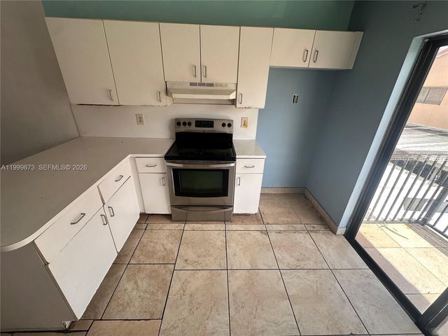 7952 W 29th Way 202, Hialeah, FL 33018